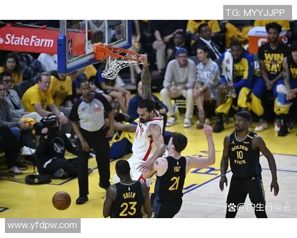 火箭与勇士季后赛首战精彩回顾与精彩瞬间分析