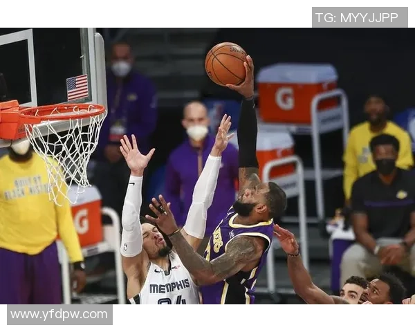 湖人对阵灰熊精彩对决回放2月26日比赛全程回顾与精彩瞬间分析